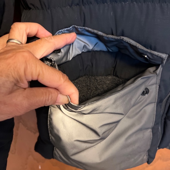 Lululemon Mens Puffer Coat classic gray black w/hood  pockets Like new - Picture 4 of 9